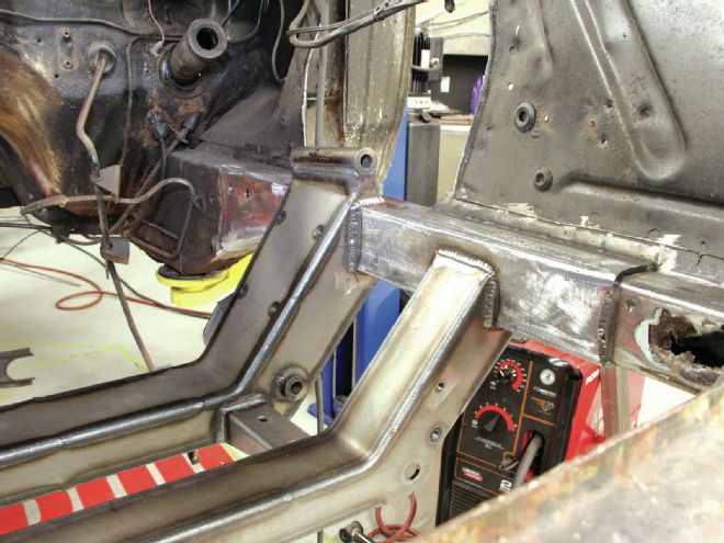 Ensure Crossmember Equal Distance From Subframe