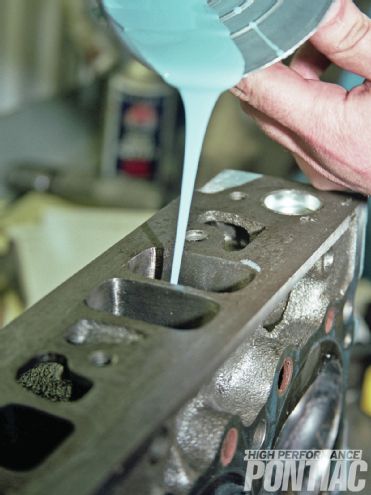 1307 Cylinder Head Port Mold Pouring