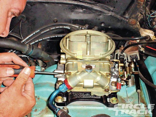 Two Barrel Carburetor Testing Carburetor