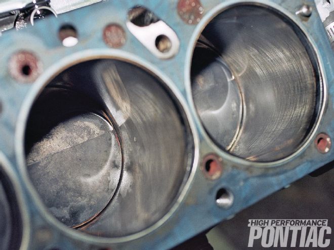 Hppp 1303 03 O+edelbrock Performer Pontiac Aluminum D Port Cylinder Heads+piston Crowns