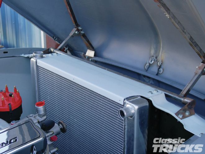 Ford F-100 Crossflow Radiator - Cool Running