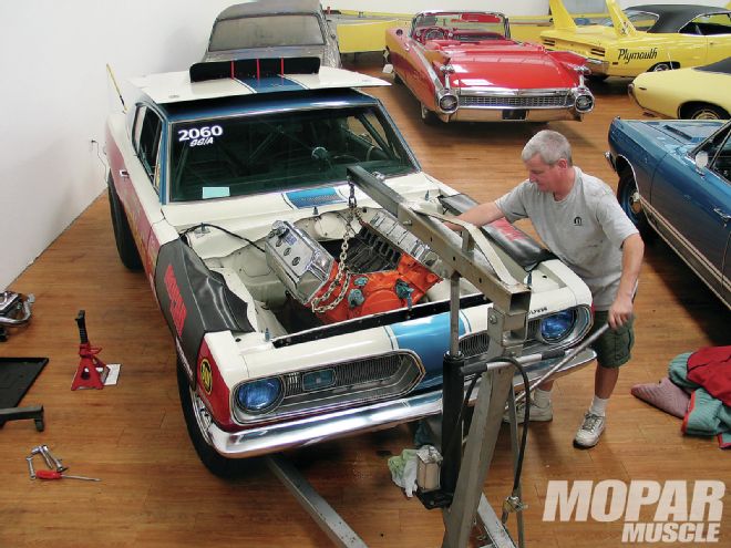 Super Stock Hemi Engine Build - Rebuilding A Legend