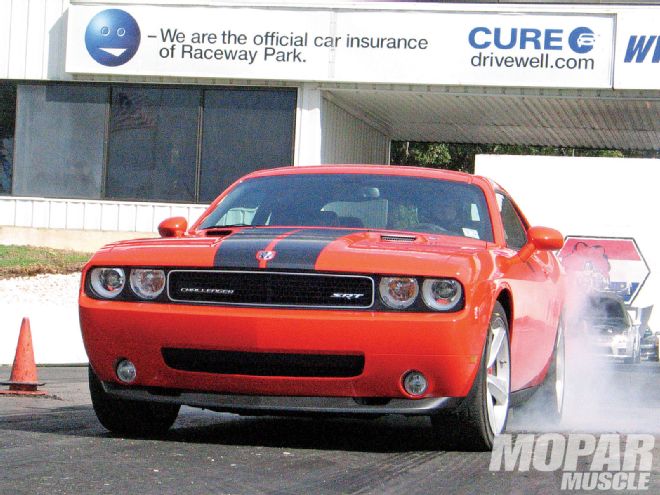 Mopp 1006 01 O+2008 Dodge Challenger Srt8+front View