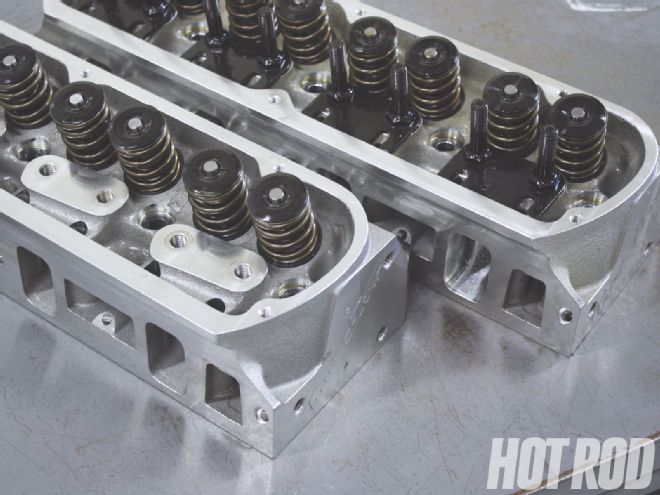 Small-Block Ford Heads - Slick And Twisted Dyno Duel