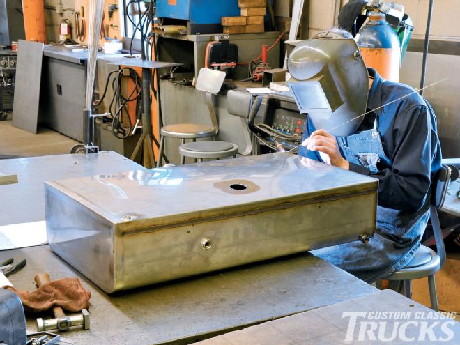 How To Build A Custom Gas Tank - Fuel For Fraught