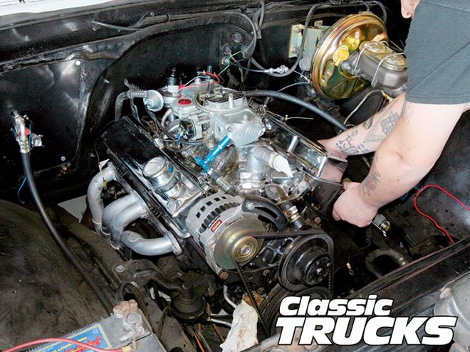0906clt 02 Z+1972 Chevy C10 Ls1 Engine Install+radiator Removal