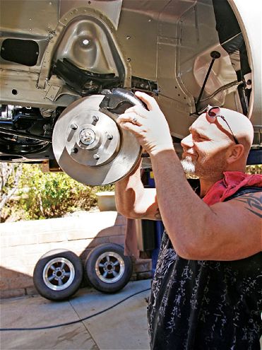 Mopp 0809 19 Z+goldberg Selects A Hemi Engine+front View