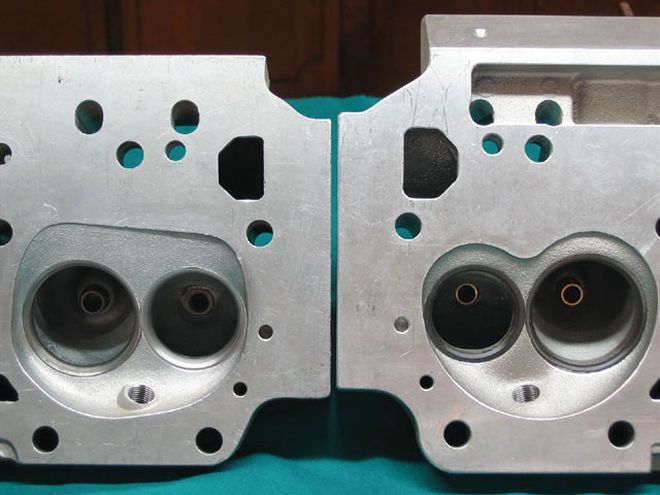 Ccrp 0705 04 Z+edelbrock Victor 440 Heads+combustion Chamber Comparison