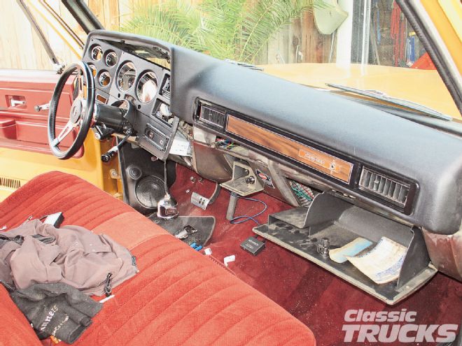 Installing Air Conditioning In A Vintage Pickup Truck - Fit To Be Cool
