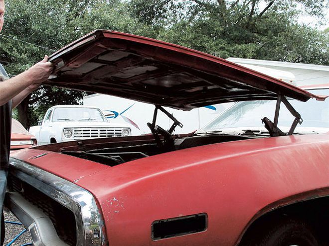 0605 Mopp 01 Z +1971 Plymouth Road Runner+under Hood