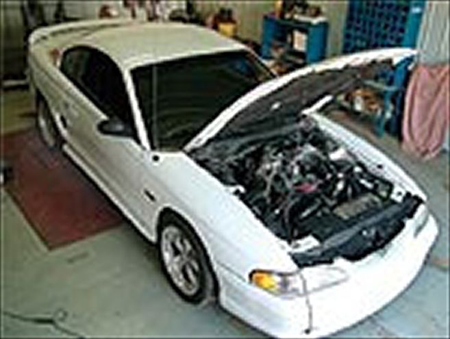 Ccrp 0412 S+ford Mustang Dyno Test+side View