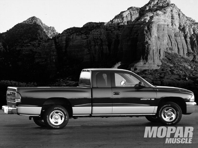 Mopp 0004 01 Z+1993 Dodge V6 Powered Dakota+front View