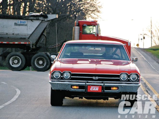 1969 Chevrolet Chevelle Ss396 Front View Driving