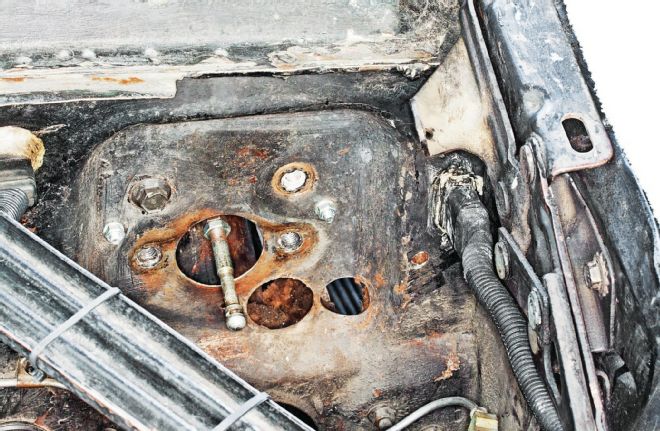 Hot Rod To The Rescue - 1964 Ford Mustang Top Loader Trans