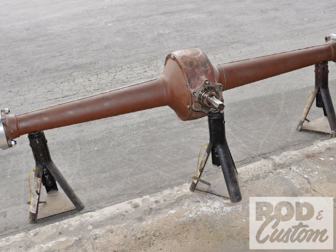 1940 Ford Banjo Rearend - Rod & Custom Magazine
