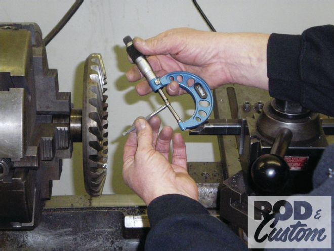 1940 Ford Banjo Rearend - Rod & Custom Magazine