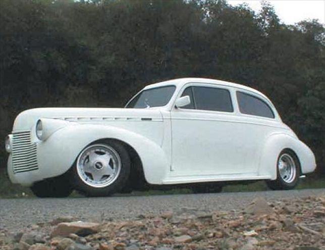 113 0303 Z+1940 Chevrolet Master Deluxe Sedan+front Side View