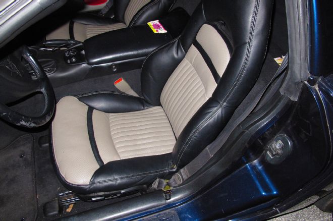 25 2000 Chevrolet Corvette Interior