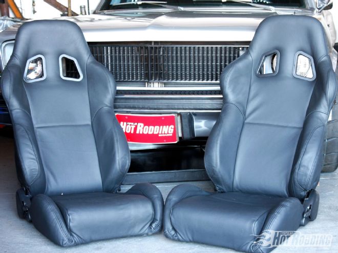 Corbeau Bucket Seat Swap