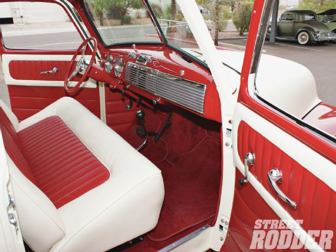 1304sr 01+project Shop Truck 1947 Chevrolet Interior+red And White Leather Interior