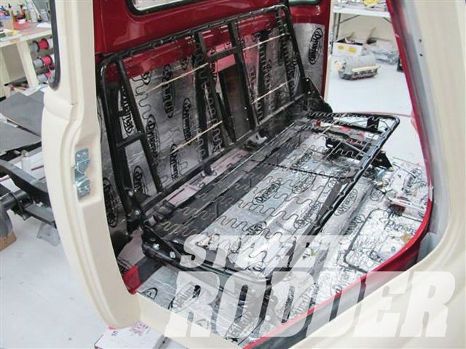 1303sr 1947 25+chevrolet Pickup Interior Insulation And Seating+raw Seat Is Test Fitted