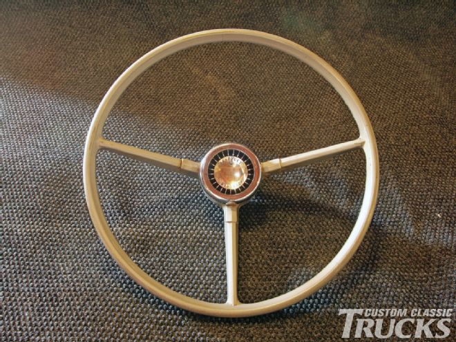 1208cct 02 O +reclaiming Stock Steering Wheel+68 Chevy Cst Steering Wheel