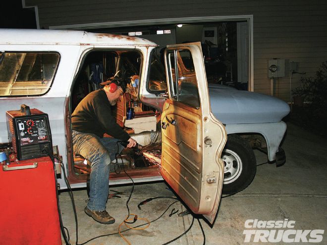 1961 Chevy Suburban Floor Install- First Time Floors