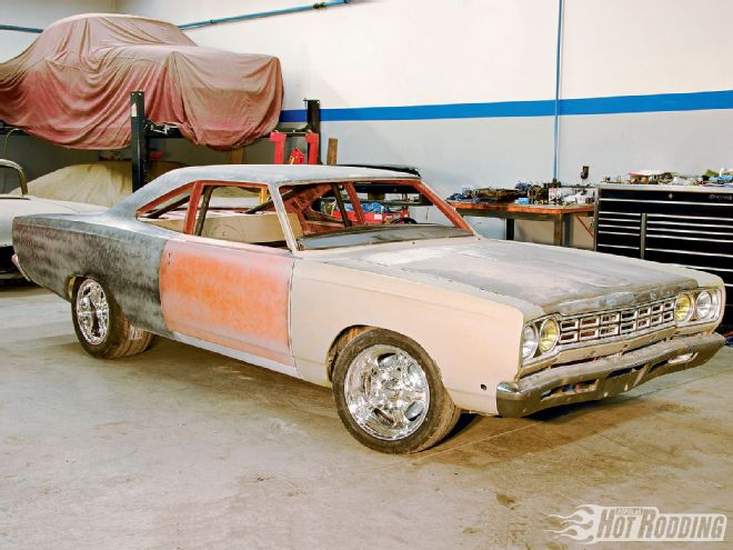 1103phr 02 O+1968 Road Runner Rollcage Fabrication+