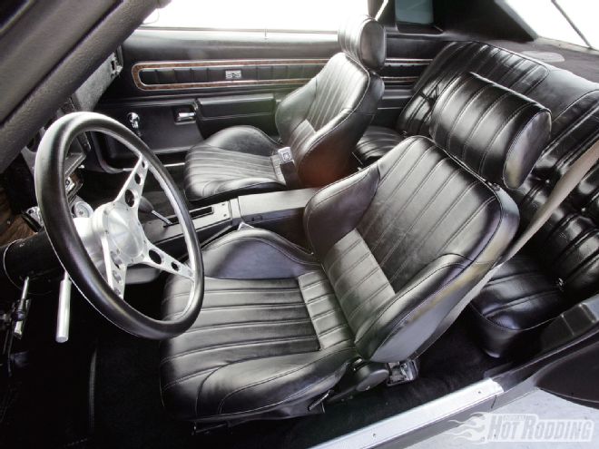 1002phr 02 O+1975 Chevy Laguna+interior
