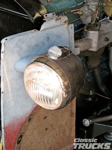1001clt 02 Z+pre 1940 Chevy Headlamp Halogen Bulb Upgrade+stock Headlight Component