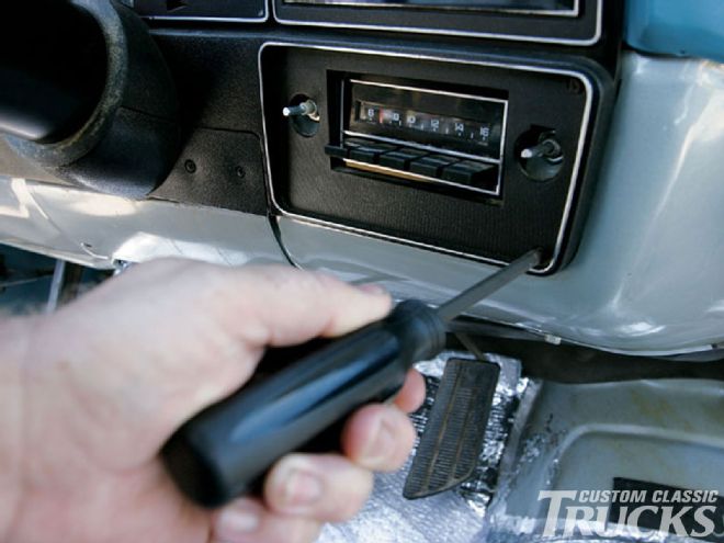 1979 Chevy C10 Stereo Install - Hidden System