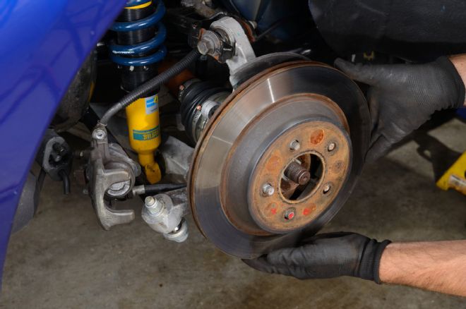 Installing Longer Wheel Studs Mustang 07