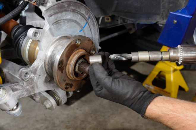 Installing Longer Wheel Studs Mustang 14