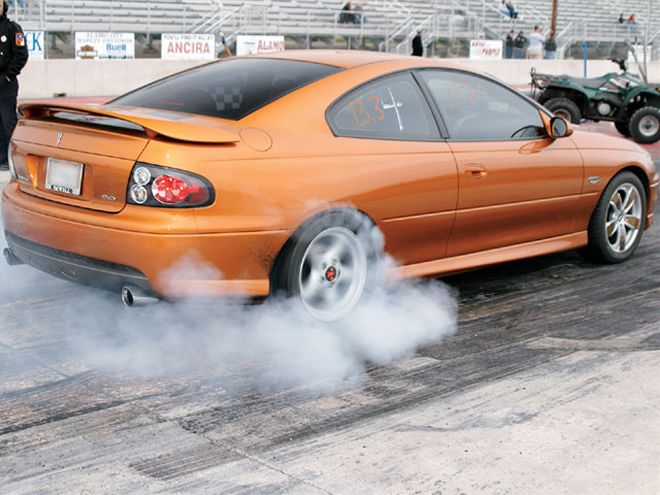 Hppp 0710 01 Z+pontiac Trans Am And GTO Traction+burnout