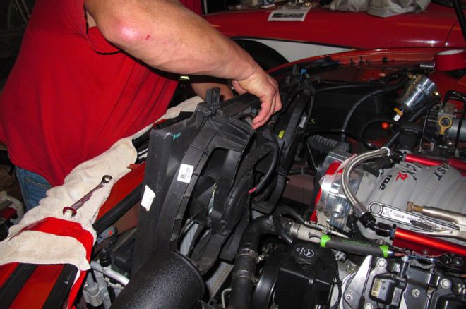 2010 Chevy Camaro Ss Radiator Install 06