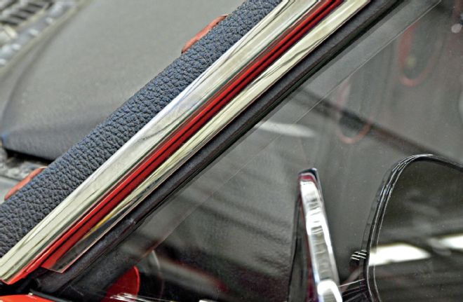 1970 Chevrolet Chevelle Aligning The Leading Of The Edge Of The Glass With Weatherstrip