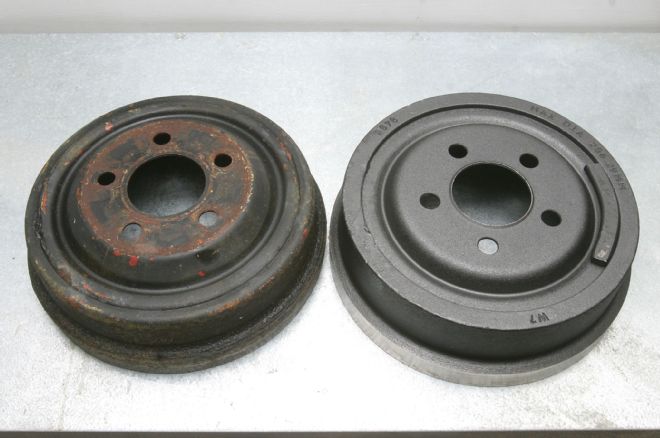 13 1971 Dodge Challenger Rear Brake Drums