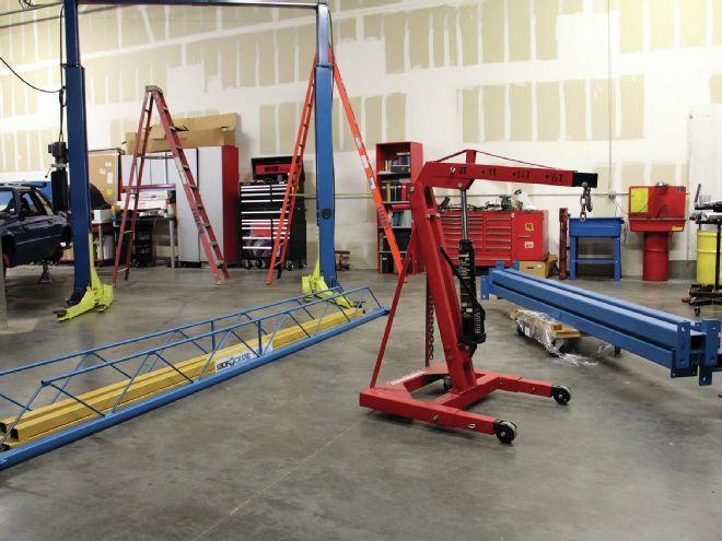 How to Install an Overhead Crane System - Pulling Engines Will Never Be The Same