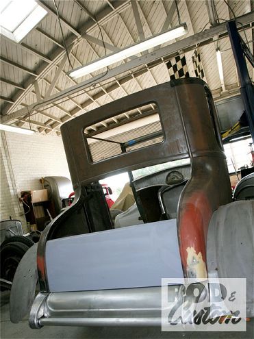 Installing Custom Fuel Tank To 1927 Model T Coupe - T Tank