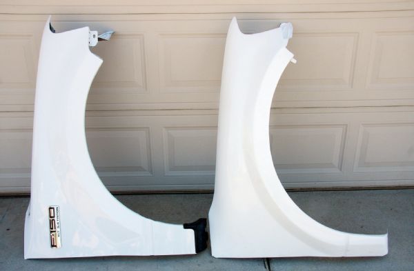 Stock And Fiberglass Fender Photo 89010077