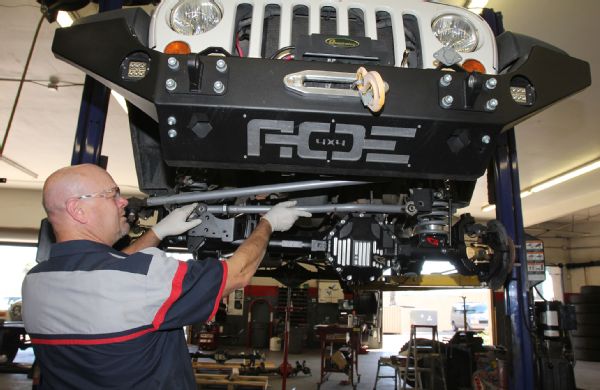 G2 Core 44 Axles Installed In Jeep JK Wrangler Axleshaft Install Photo 110030291