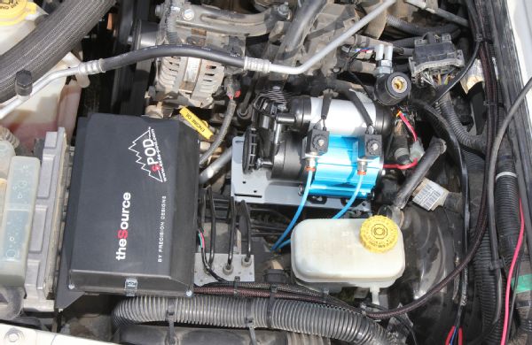 G2 Core 44 Axles Installed In Jeep JK Wrangler Underhood SPOD Source And ARB Compressor Installation Photo 110030477