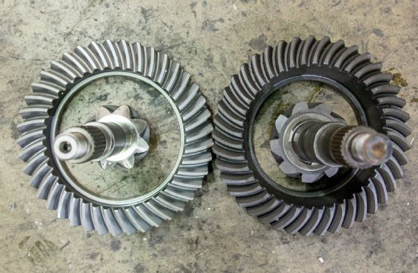 Traditional Dana 44 Ring Gear And Jeep Jk Ring Gear Photo 102883121