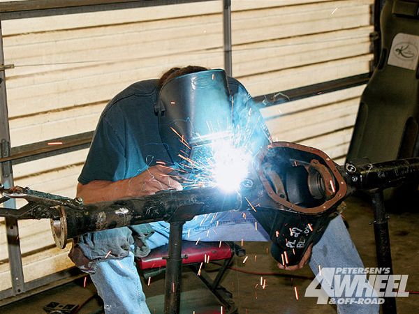 welding Axle Rearends welding Photo 30724521