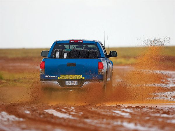 2007 Toyota Tundra rear View Photo 9337040