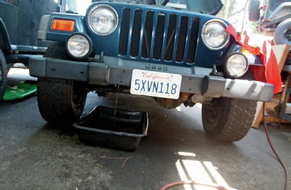 2001 Jeep Wrangler TJ Radiator Swap 002 HR Photo 73959925