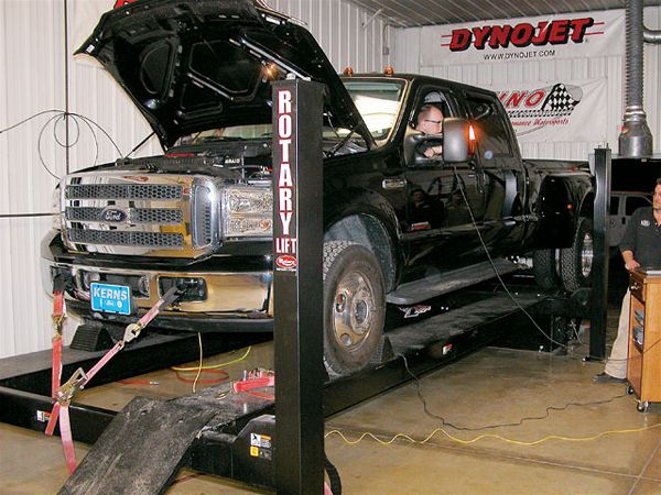 2005 Ford F350 front Drivers Side View On Dyno Photo 9184747
