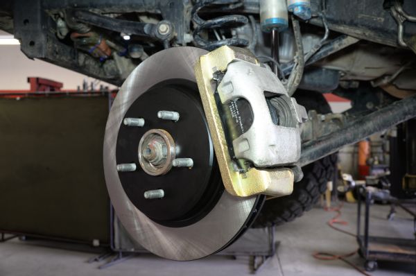 Dynatrac Progrip Brake Upgrade Jeep Jk Wrangler Kit New Rotors Caliper Mounts And Pads Installed Photo 129087722