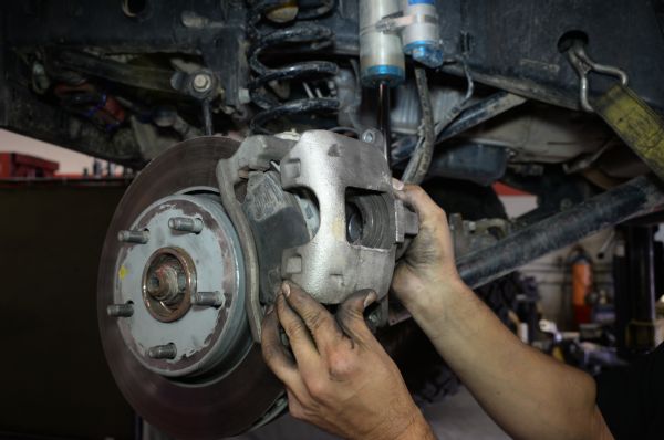 Jeep Jk Wrangler Removing Caliper Photo 129087593