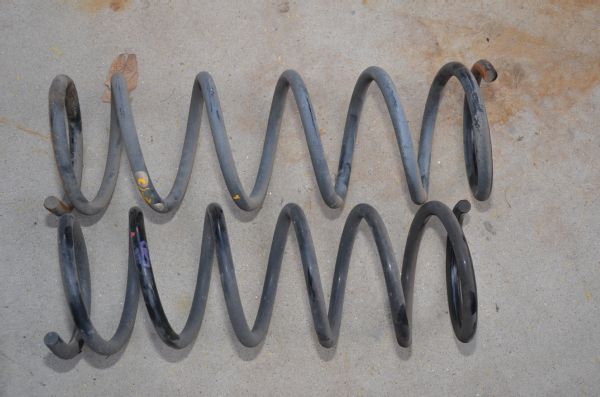 Lifting & Trimming a Junkyard 2004 Isuzu Rodeo to Fit 33s